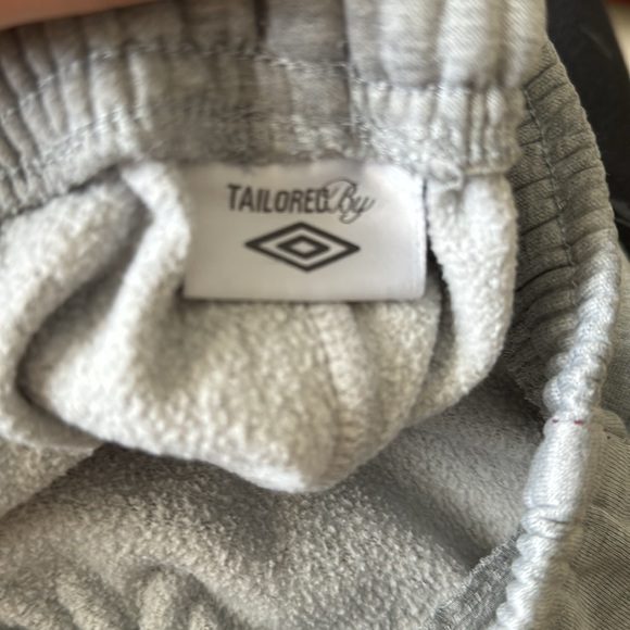 Vintage Umbro Sweatpants - Picture 6 of 6